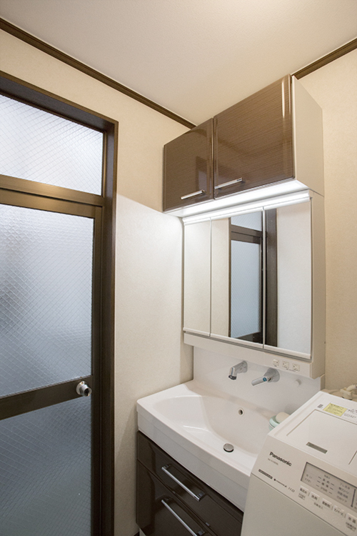ホーロー浴槽とインプラス(内窓)で暖か浴室リフォーム