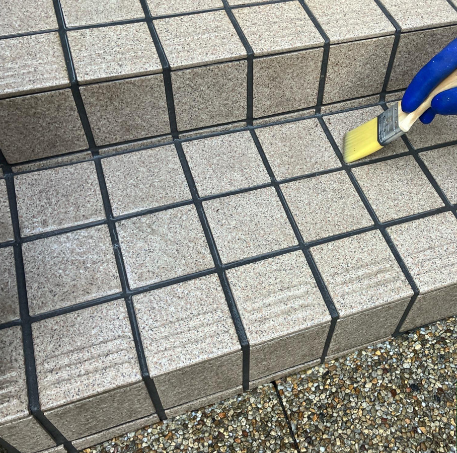 beoをはけで塗る