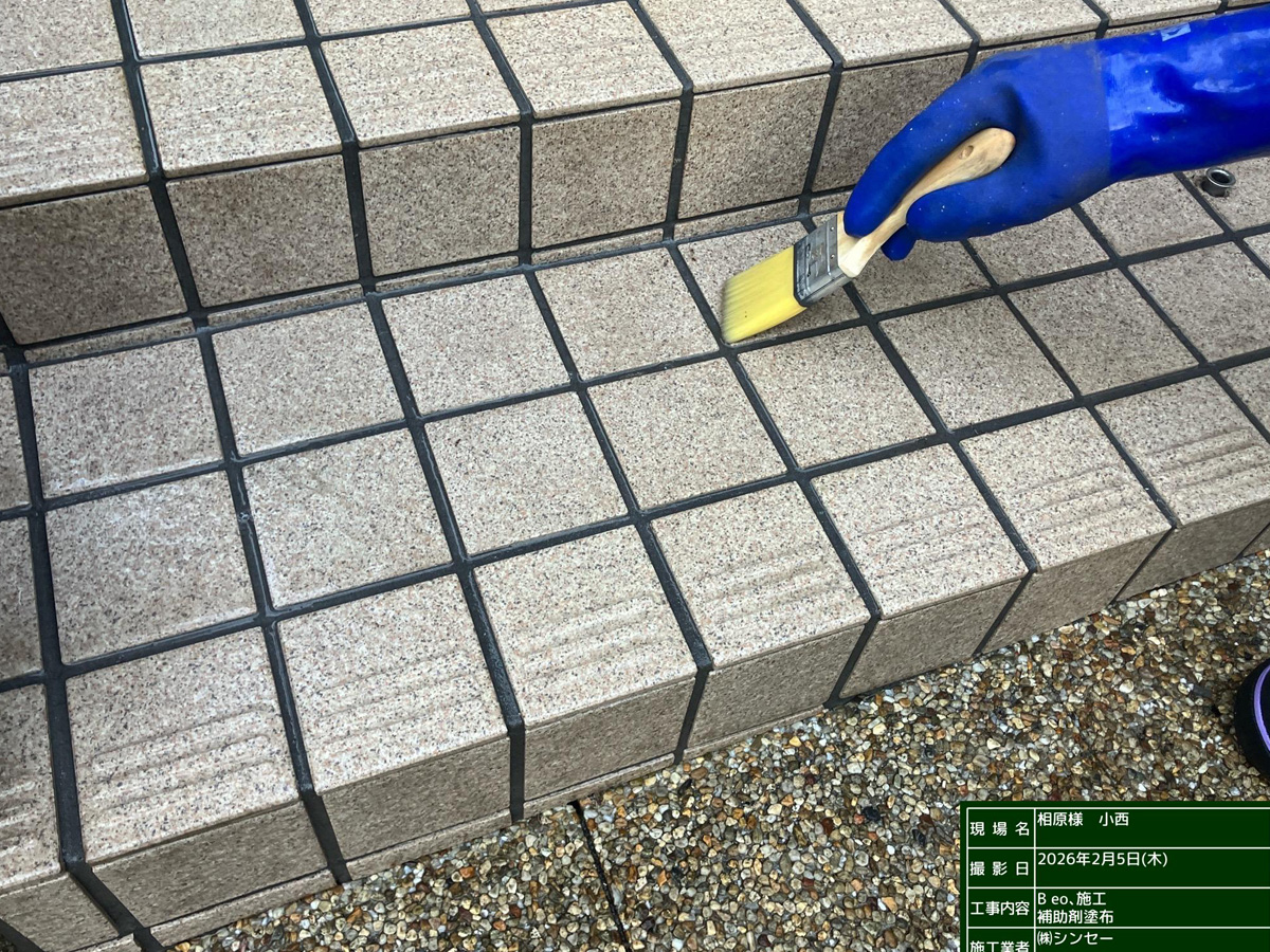 beoをはけで塗る